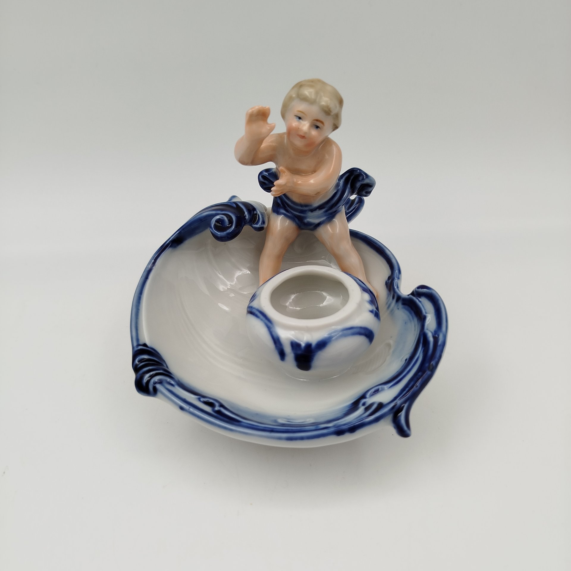 Подсвечник "Путти", фарфор, роспись, Европа, 1960-1980 гг.