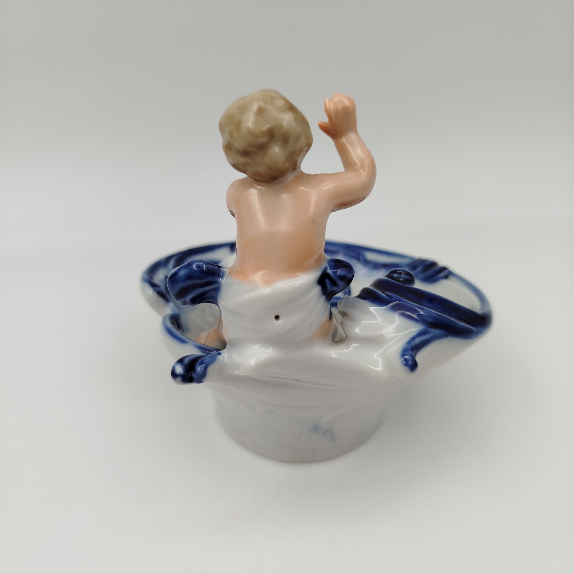 Подсвечник "Путти", фарфор, роспись, Европа, 1960-1980 гг.