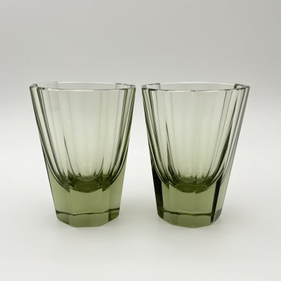 Набор из 2 граненых стопок зеленого оттенка, цветное стекло, Val Saint Lambert, Бельгия, 1957-1970 гг.