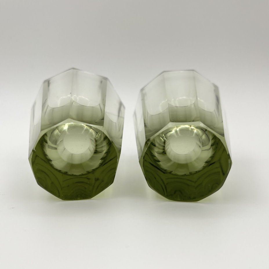Набор из 2 граненых стопок зеленого оттенка, цветное стекло, Val Saint Lambert, Бельгия, 1957-1970 гг.