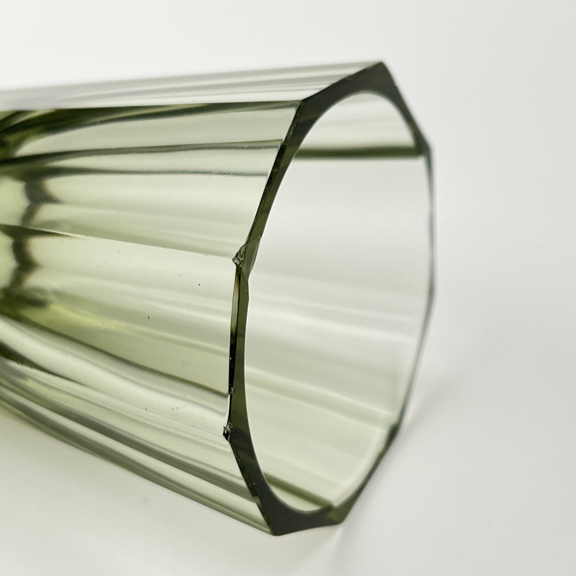 Набор из 2 граненых стопок зеленого оттенка, цветное стекло, Val Saint Lambert, Бельгия, 1957-1970 гг.