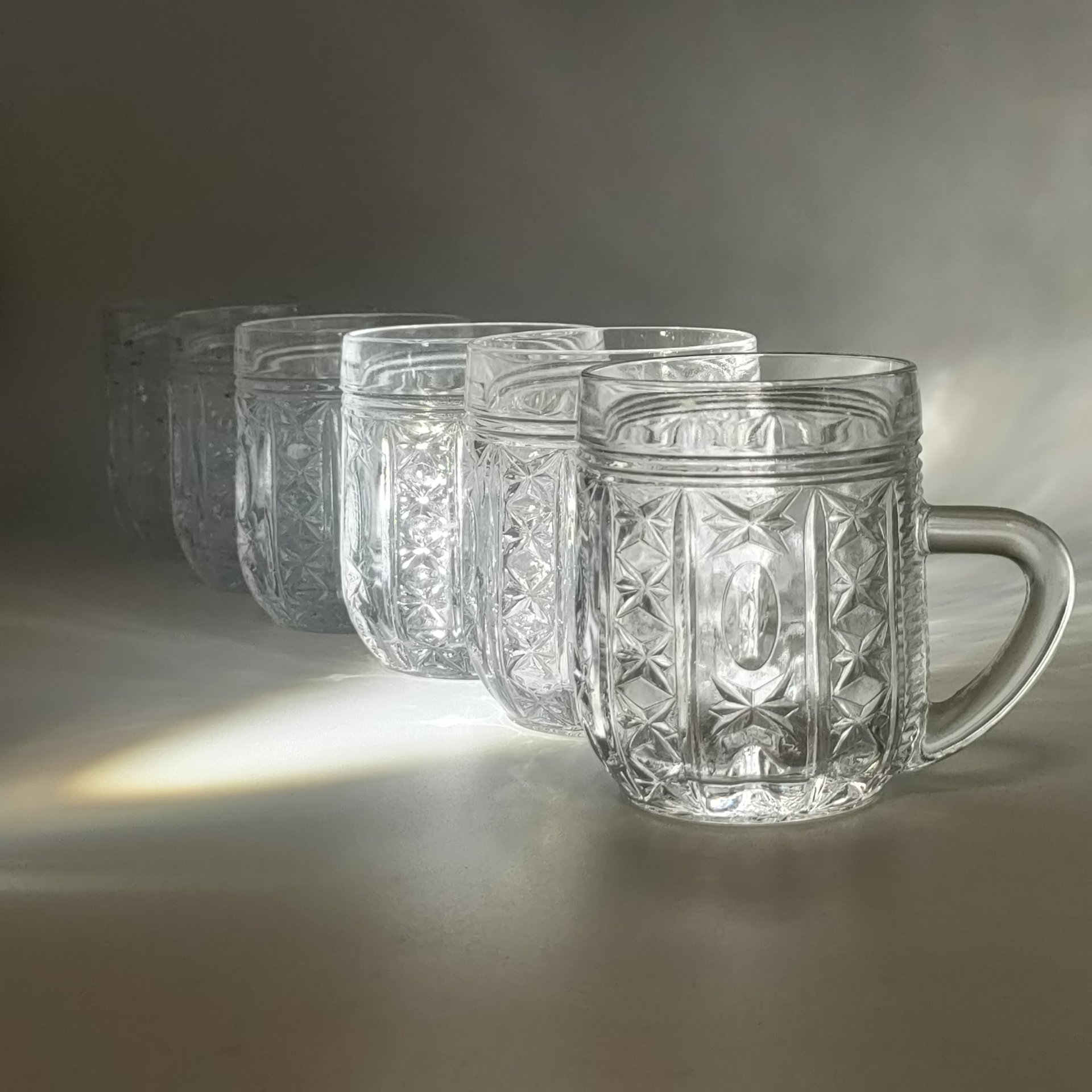 Набор кружек с рельефным декором на 6 персон, стекло, пресс, СССР, 1970-1990 гг.