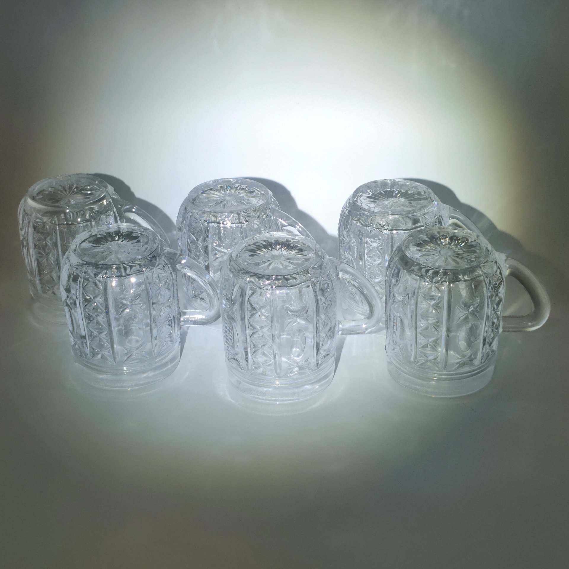 Набор кружек с рельефным декором на 6 персон, стекло, пресс, СССР, 1970-1990 гг.