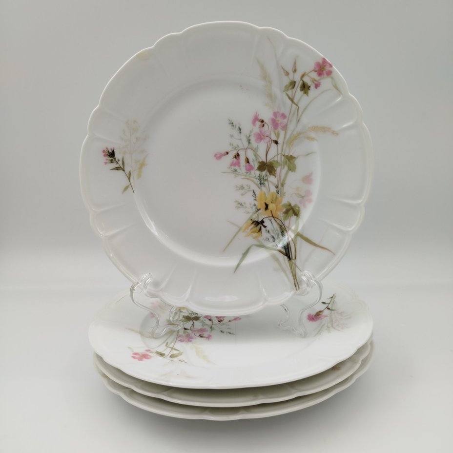 Набор из четырех десертных тарелок с нежным цветочным декором, фарфор, деколь, Haviland, Limoges France, Франция, 1888-1896 гг.