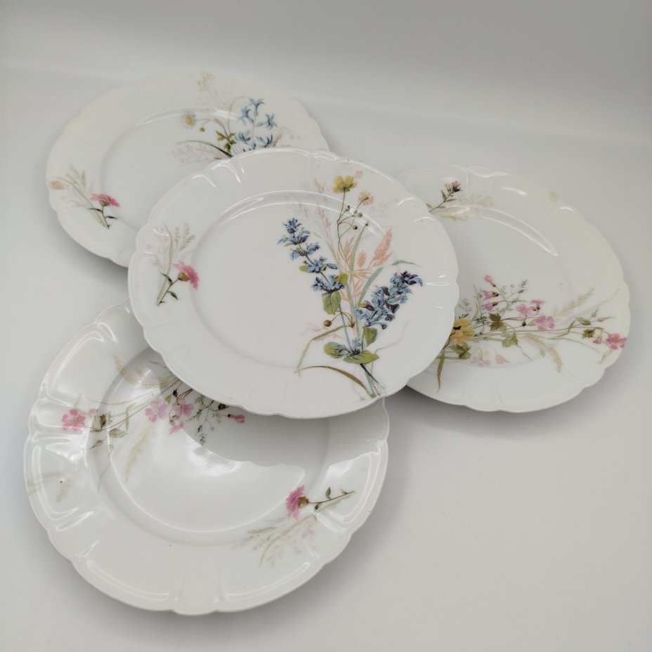 Набор из четырех десертных тарелок с нежным цветочным декором, фарфор, деколь, Haviland, Limoges France, Франция, 1888-1896 гг.