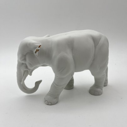 Статуэтка "Слоник с опущенным вниз хоботом", фарфор, Европа, 1960-1980 гг.