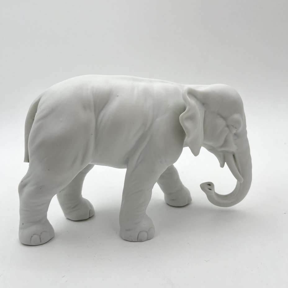 Статуэтка "Слоник с опущенным вниз хоботом"