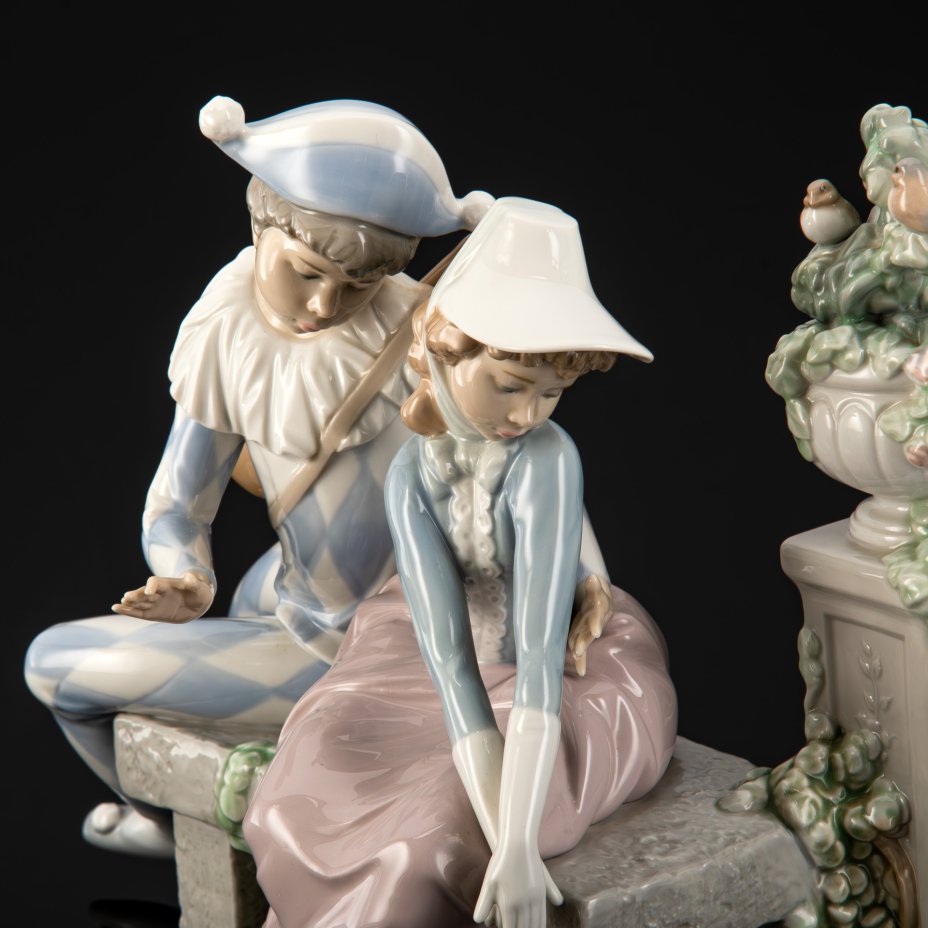 Статуэтка "Драгоценная любовь" (Арлекин и Девушка), номер модели 00422, NAO Porcelain