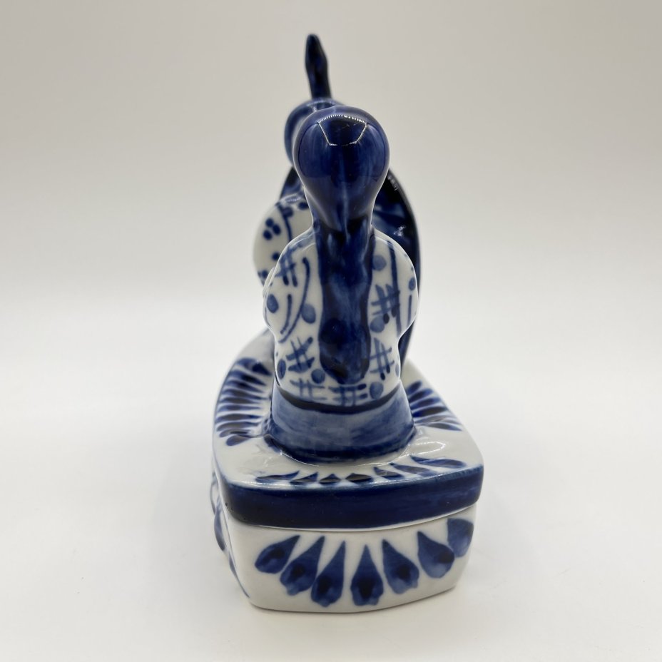 Статуэтка (шкатулка) "Свидание", роспись Кустикова Г.