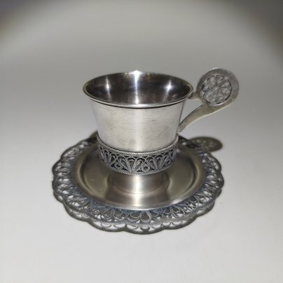 Пара кофейная, украшенная декором в технике "Скань", мНЦ (медь-никель-цинк), Мстерский завод художественных изделий «Ювелир», СССР, 1960-1970 гг., Мстерский завод художественных изделий «Ювелир»