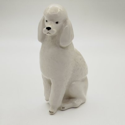 Статуэтка "Пудель", автор П.П. Веселов, фарфор, роспись, Ленинградский фарфоровый завод (ЛФЗ), СССР, 1970-1991 гг.