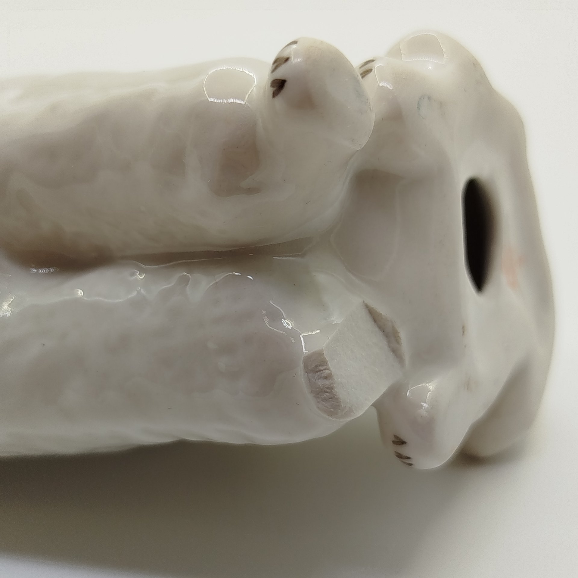 Статуэтка "Пудель", автор П.П. Веселов, фарфор, роспись, Ленинградский фарфоровый завод (ЛФЗ), СССР, 1970-1991 гг.