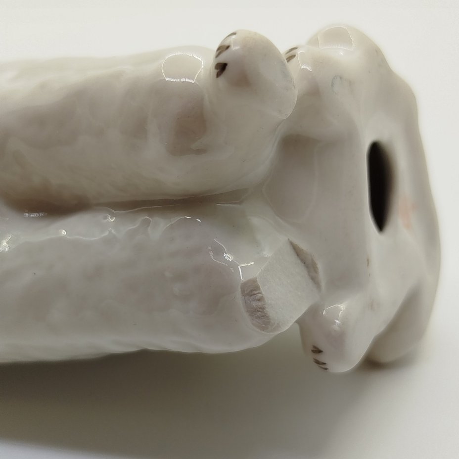 Статуэтка "Пудель", автор П.П. Веселов, фарфор, роспись, Ленинградский фарфоровый завод (ЛФЗ), СССР, 1970-1991 гг.