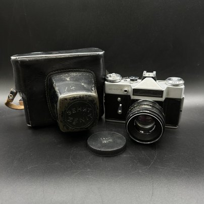 Фотоаппарат "Зенит-Е"  с объективом "Гелиос-44" в оригинальном кофре, Минский механический завод им. С.И. Вавилова  (БелОМО)