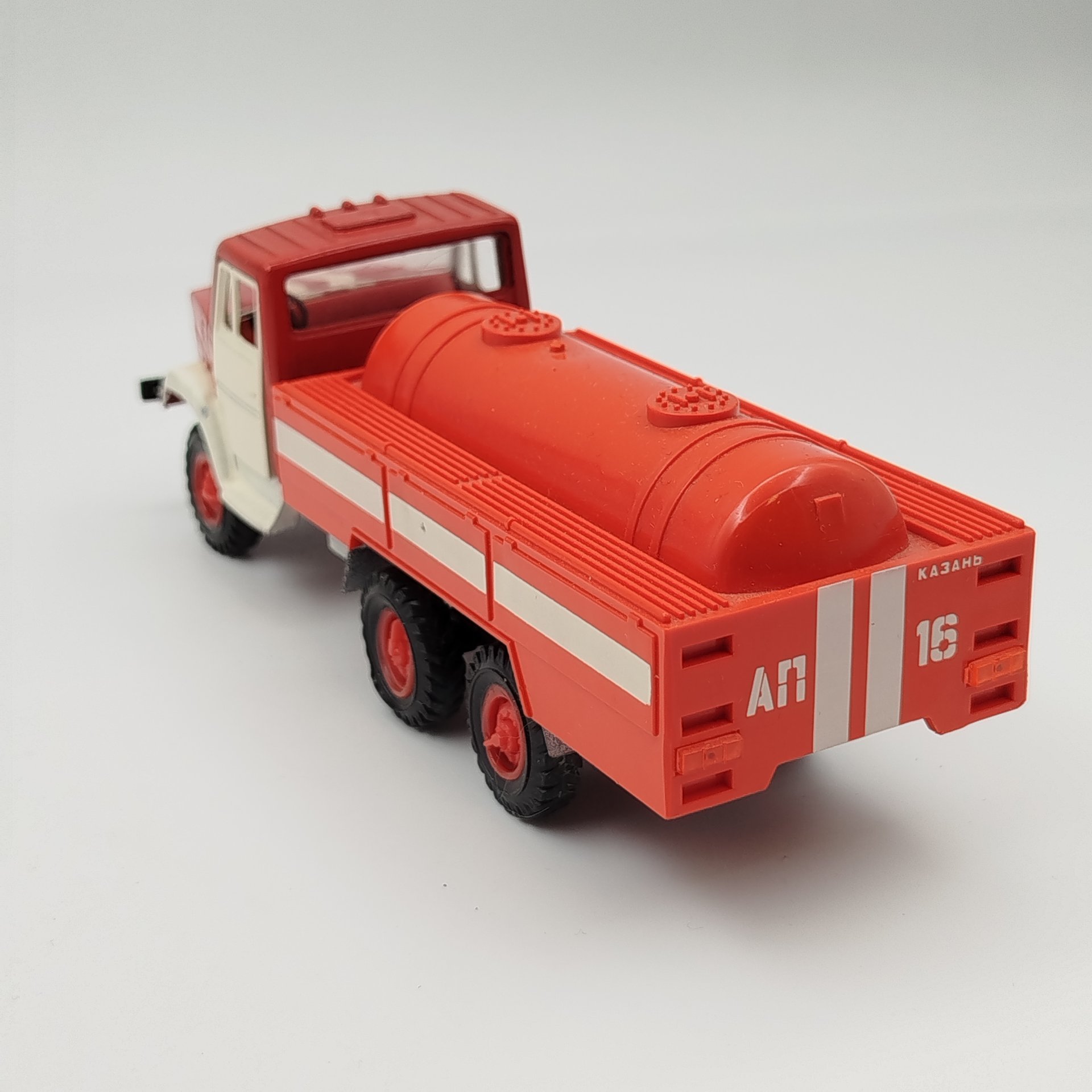 Модель пожарного автомобиля "ЗИЛ", авторская модель, металл, пластик, СССР, 1970-1980 гг.