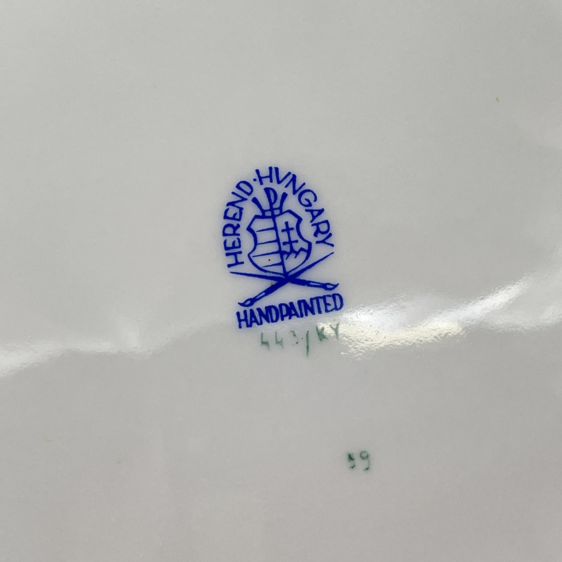 Тарелка, выполненная  в дизайне Kitty (KY), фарфор, роспись, золочение, Herend (Херенд), Венгрия, 1970-1986 гг.