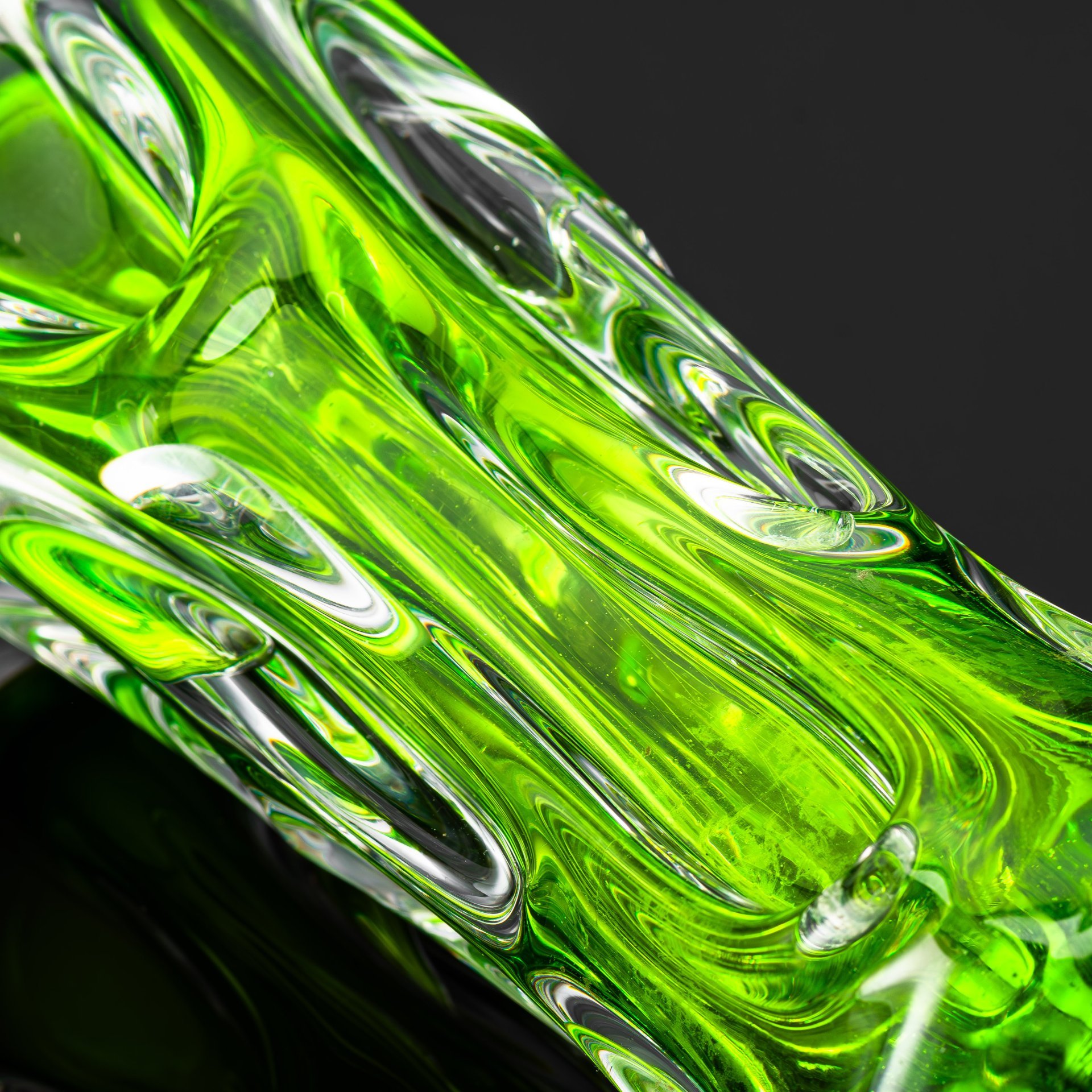 Ваза зеленого оттенка