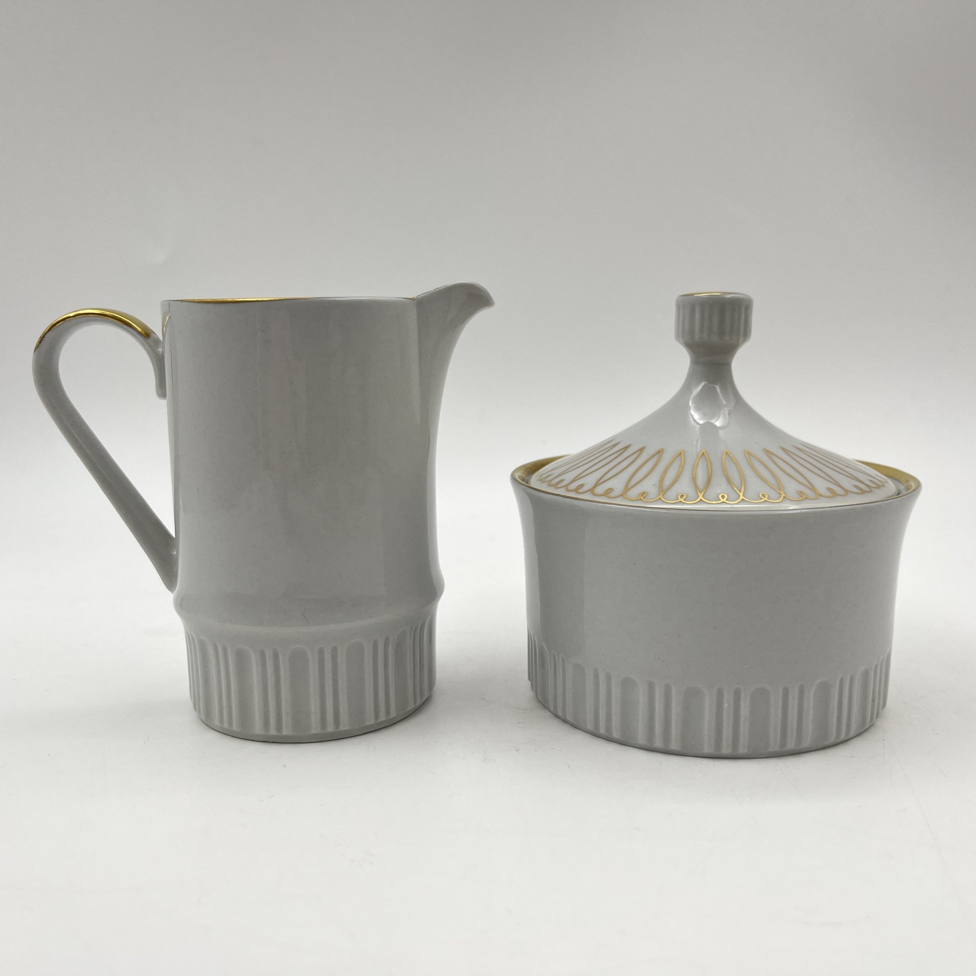 Сервиз кофейный с лаконичным декором, на 6 персон (15 предметов), фарфор, золочение, Volkstedt Beyer & Bock, Германия, 1948-1968 гг.