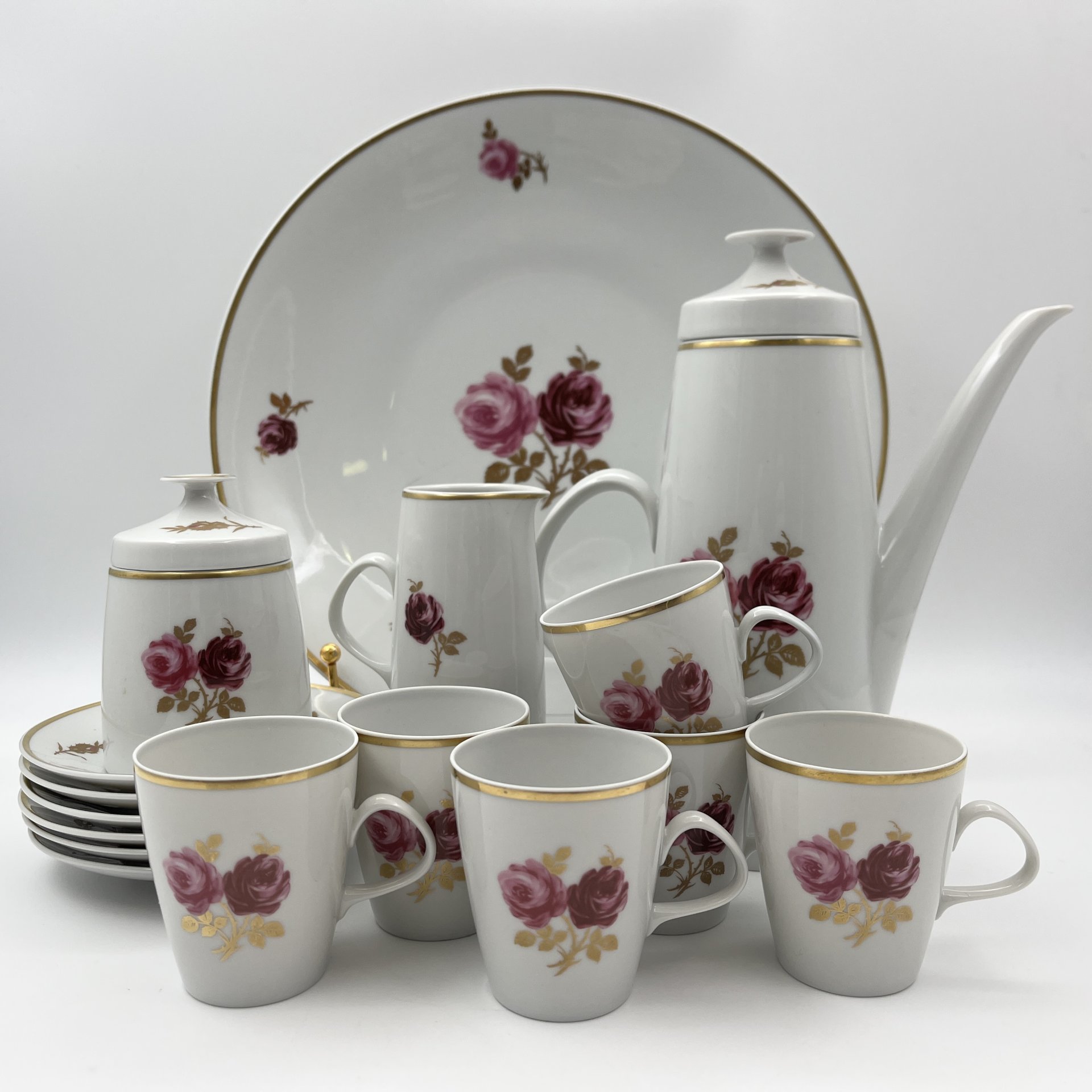 Сервиз кофейный с декором в виде роз на 6 персон (16 предметов), фарфор, деколь, золочение, Lichte Porzellan (Лихте), ГДР, 1976-1991 гг.