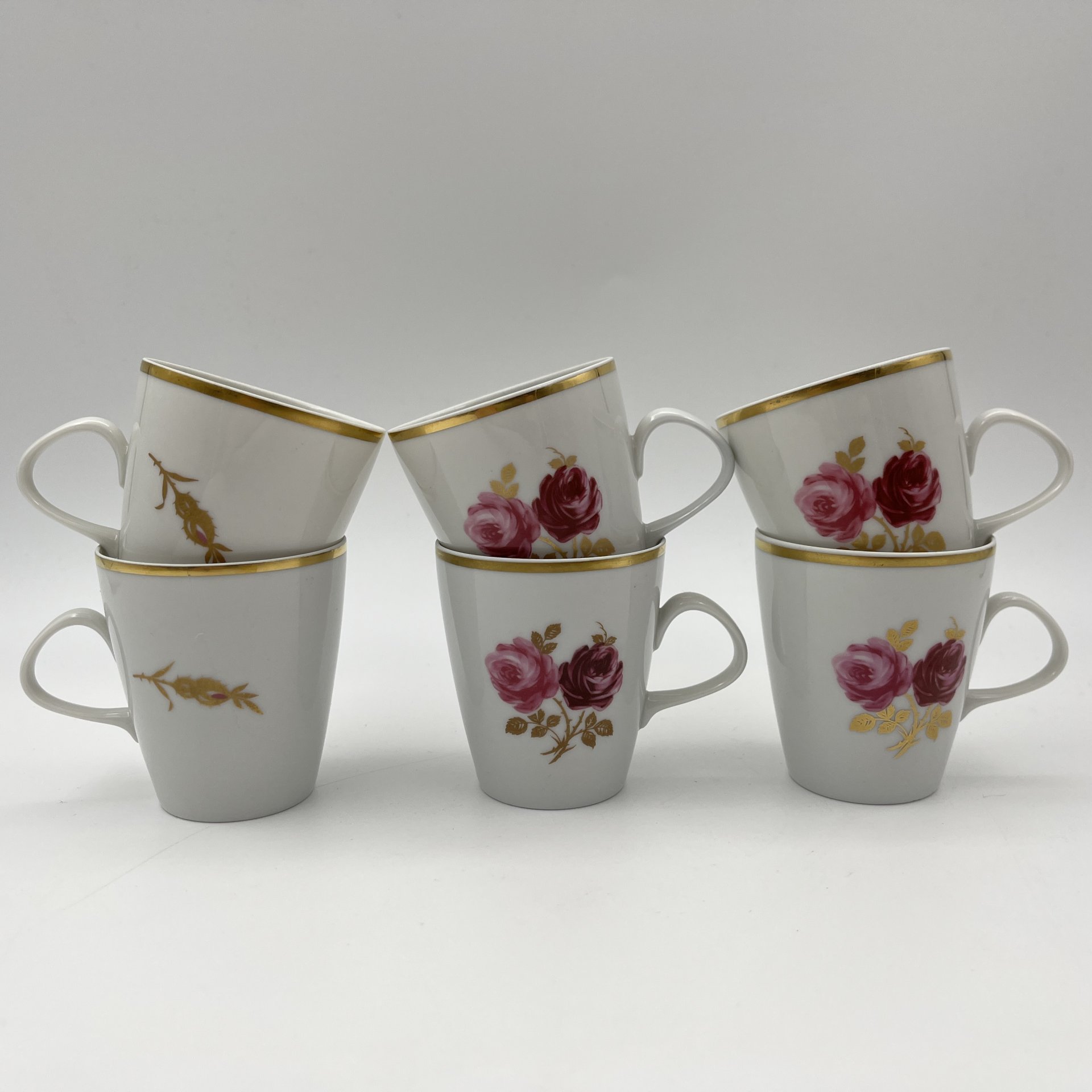 Сервиз кофейный с декором в виде роз на 6 персон (16 предметов), фарфор, деколь, золочение, Lichte Porzellan (Лихте), ГДР, 1976-1991 гг.