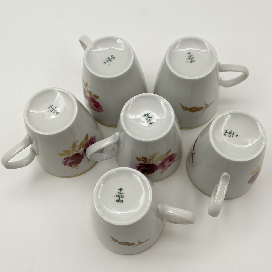 Сервиз кофейный с декором в виде роз на 6 персон (16 предметов), фарфор, деколь, золочение, Lichte Porzellan (Лихте), ГДР, 1976-1991 гг.