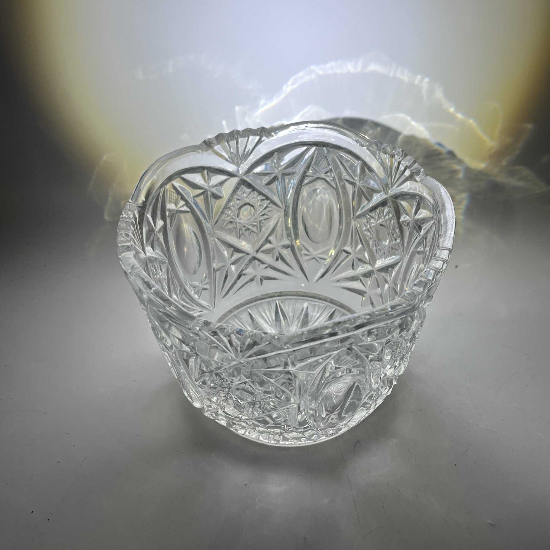 Салатник круглой формы с геометрическим декором, стекло, пресс, СССР, 1970-1990 гг.