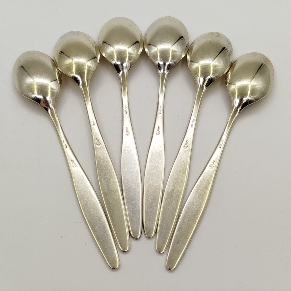 Набор из шести чайных ложек с орнаментальным декором, мНЦ (медь-никель-цинк), золочение, Кольчугинский завод цветных металлов, СССР, 1960-1990 гг.