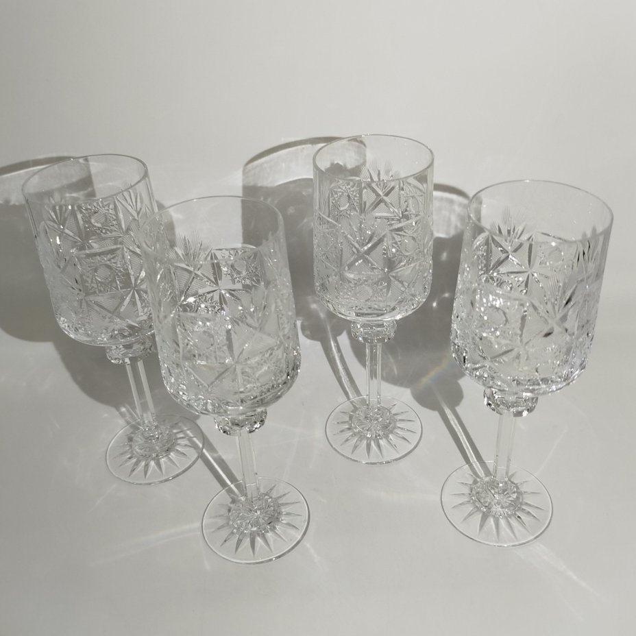 Набор из 4-х бокалов, украшенных геометрическим декором