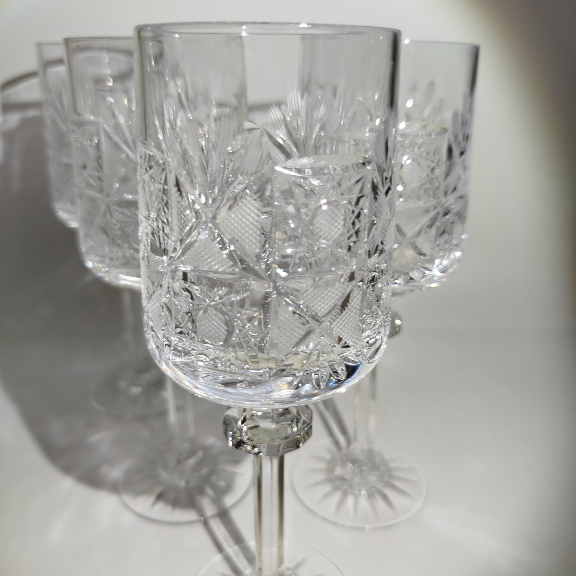 Набор из 4-х бокалов, украшенных геометрическим декором, хрусталь, алмазная грань, СССР, 1970-1990 гг.