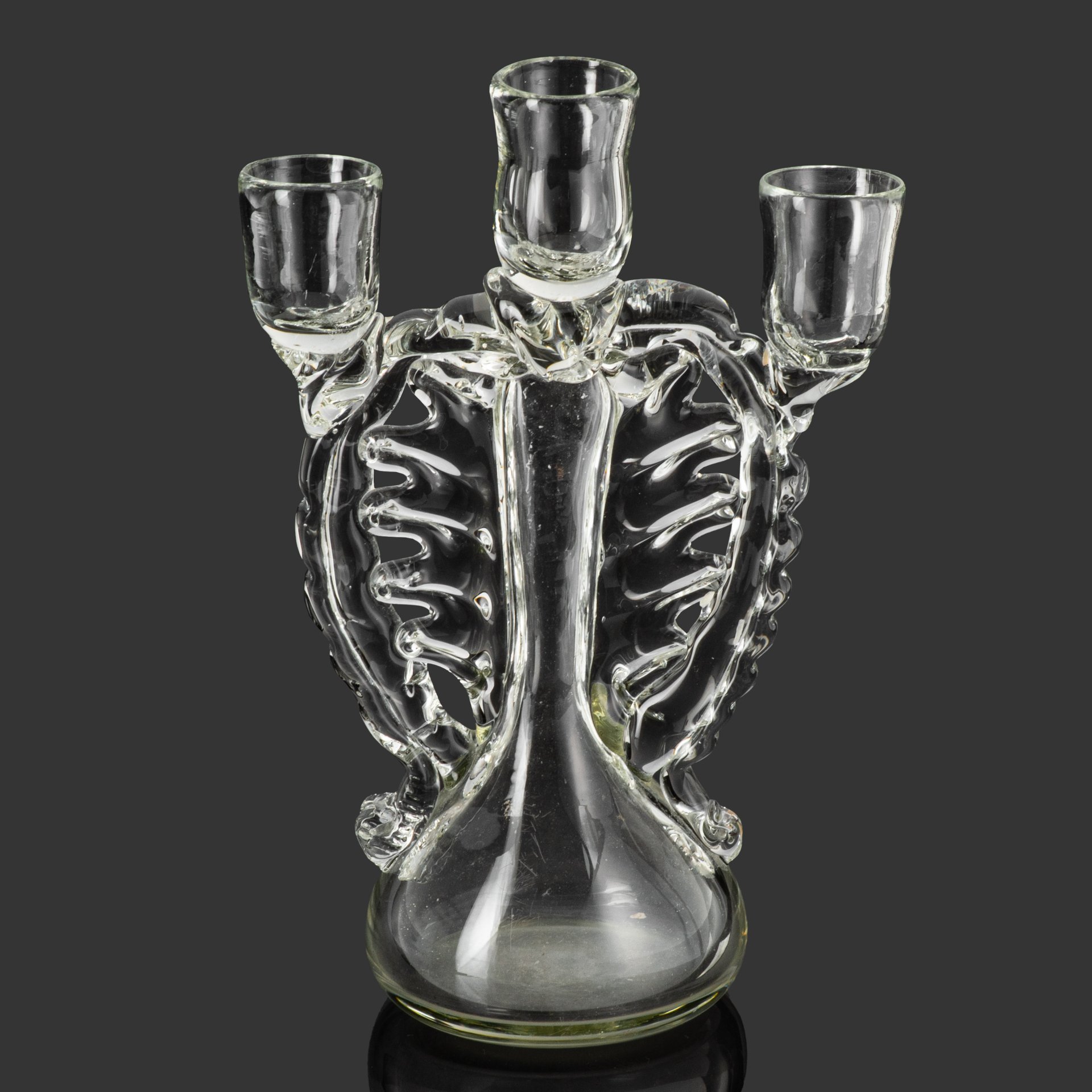 Подсвечник на 3 свечи, автор Мери Евгения Андреевна/Мациевский Я. Г., стекло, гутная техника, налепы, Львовская керамико-скульптурная фабрика (ЛКСФ), СССР, 1970-1990 гг.