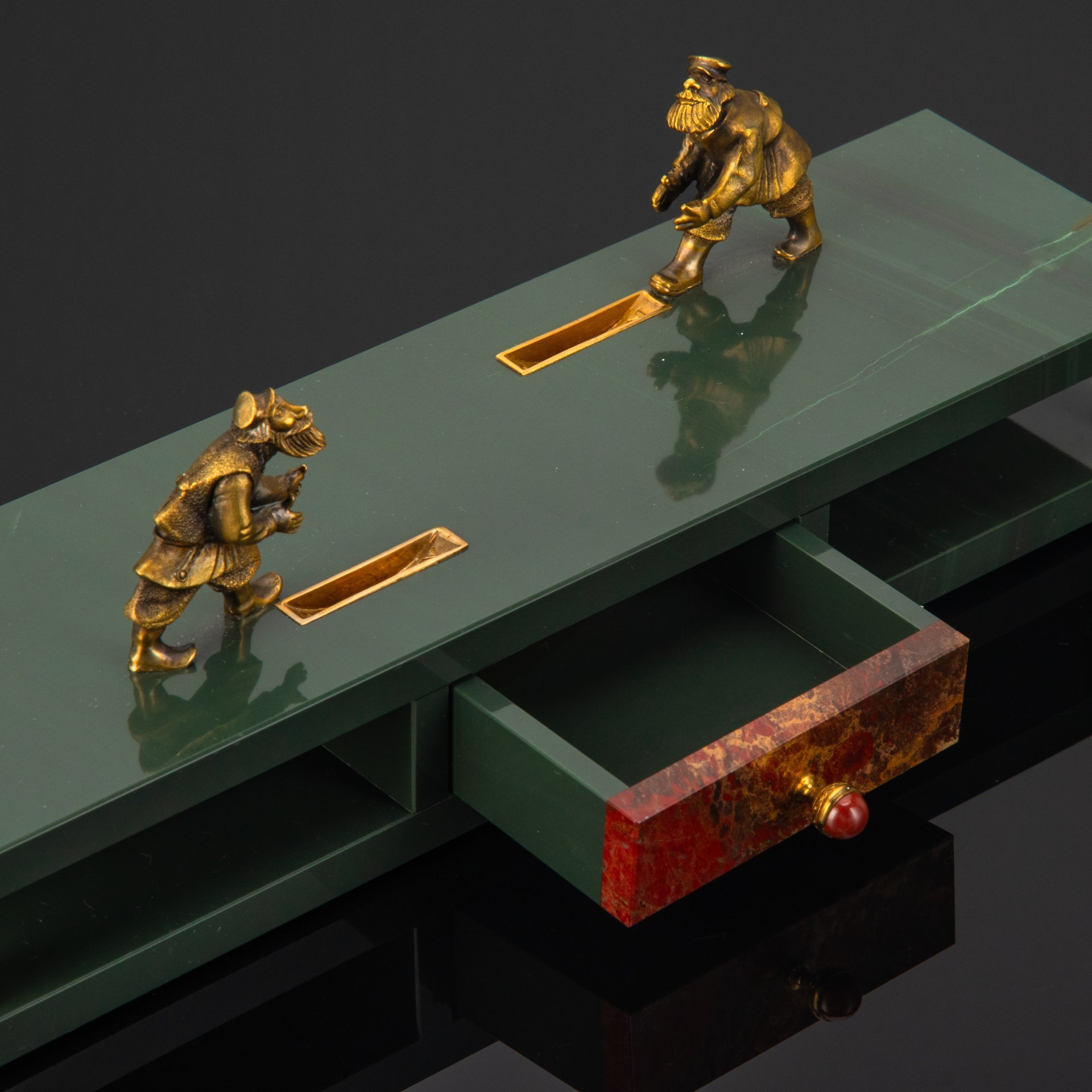 Настольный сувенир для фиксации монет "Денежки" (подставка для монет), Moiseikin, яшма, бронза, Россия, 2013 г.