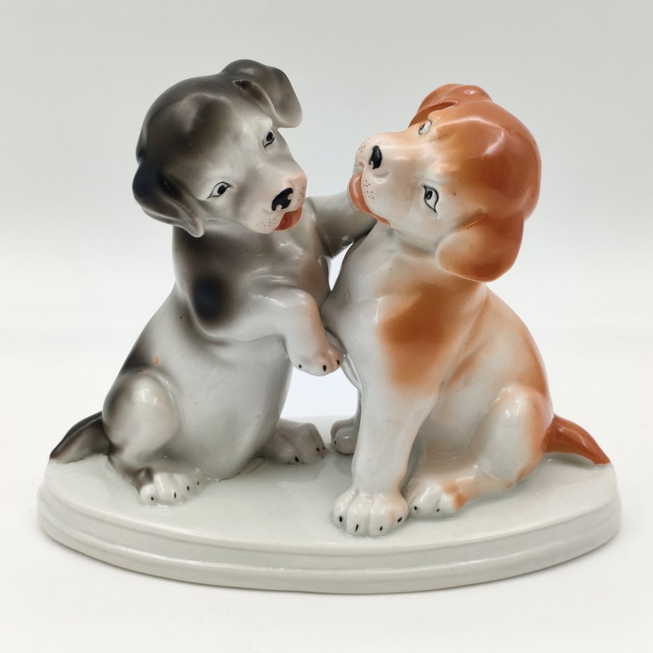 Статуэтка "Играющие щенки", фарфор, аэрография, Германия, 1970-1990 гг.
