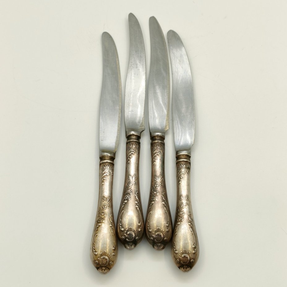 Набор из 4-х десертных ножей с растительным декором, мНЦ (медь-никель-цинк), нержавеющая сталь, Вольнянский завод столовых приборов им. Шевченко (ЗiШ, ЗиШ), СССР, 1960-1990 гг.