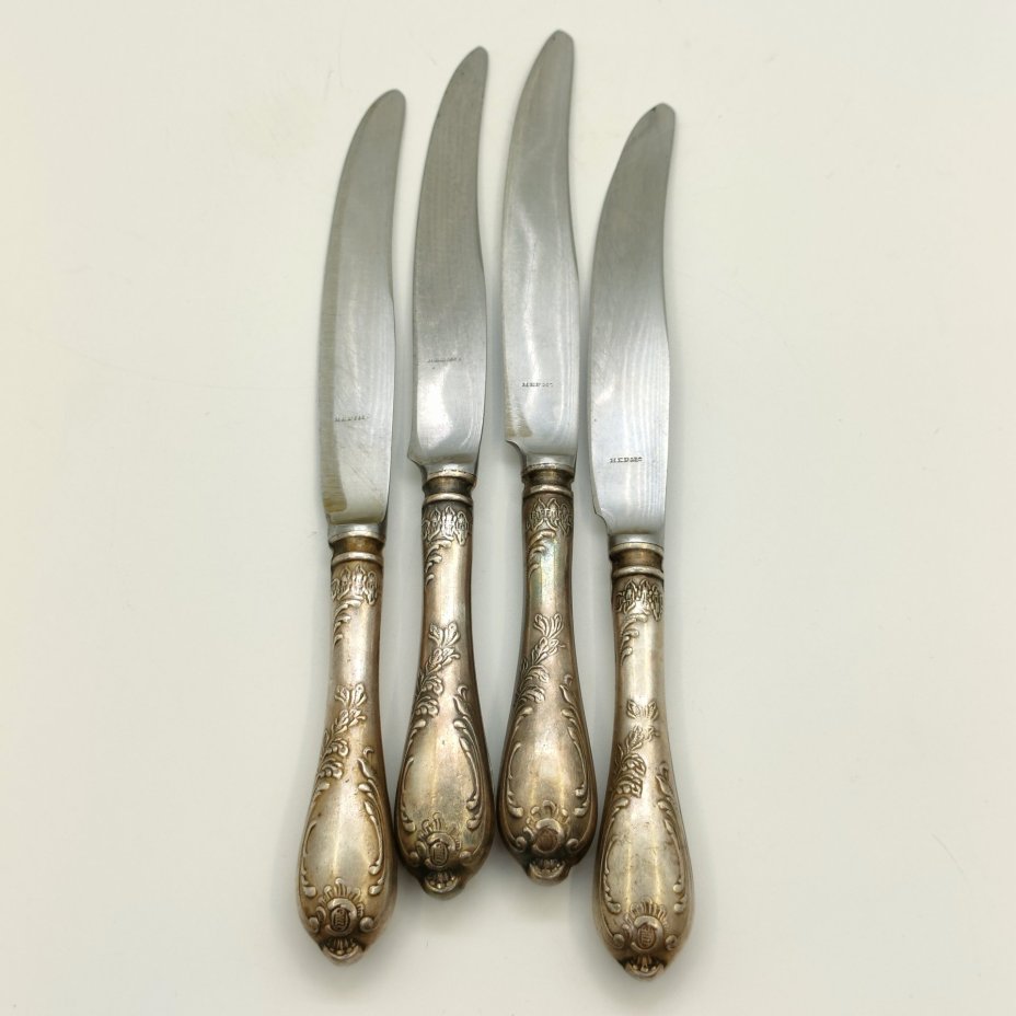 Набор из 4-х десертных ножей с растительным декором, мНЦ (медь-никель-цинк), нержавеющая сталь, Вольнянский завод столовых приборов им. Шевченко (ЗiШ, ЗиШ), СССР, 1960-1990 гг.