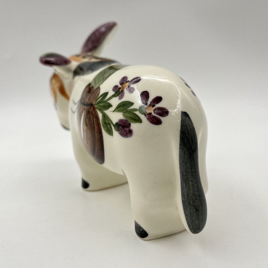 Статуэтка "Ослик", авторы Сергеев В. А., Крохина Ф. Н., фаянс, роспись, Конаковский фаянсовый завод им. М.И. Калинина (ЗиК Конаково), СССР, 1974-1991 гг.