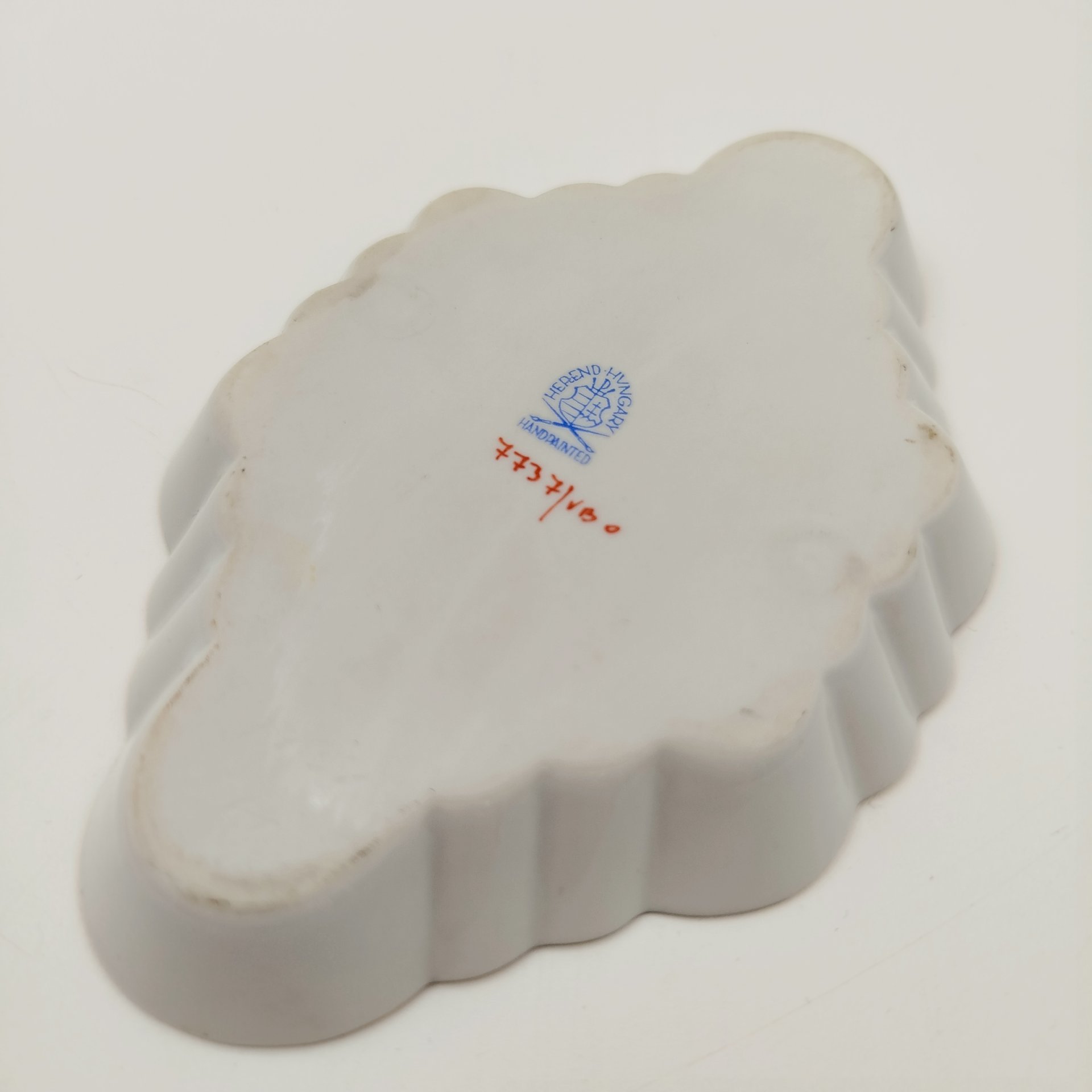 Пепельница (визитница) с экзотическим растительным декором, коллекция "Виктория", фарфор, роспись, золочение, Herend (Херенд), Венгрия, 1960-1980 гг.