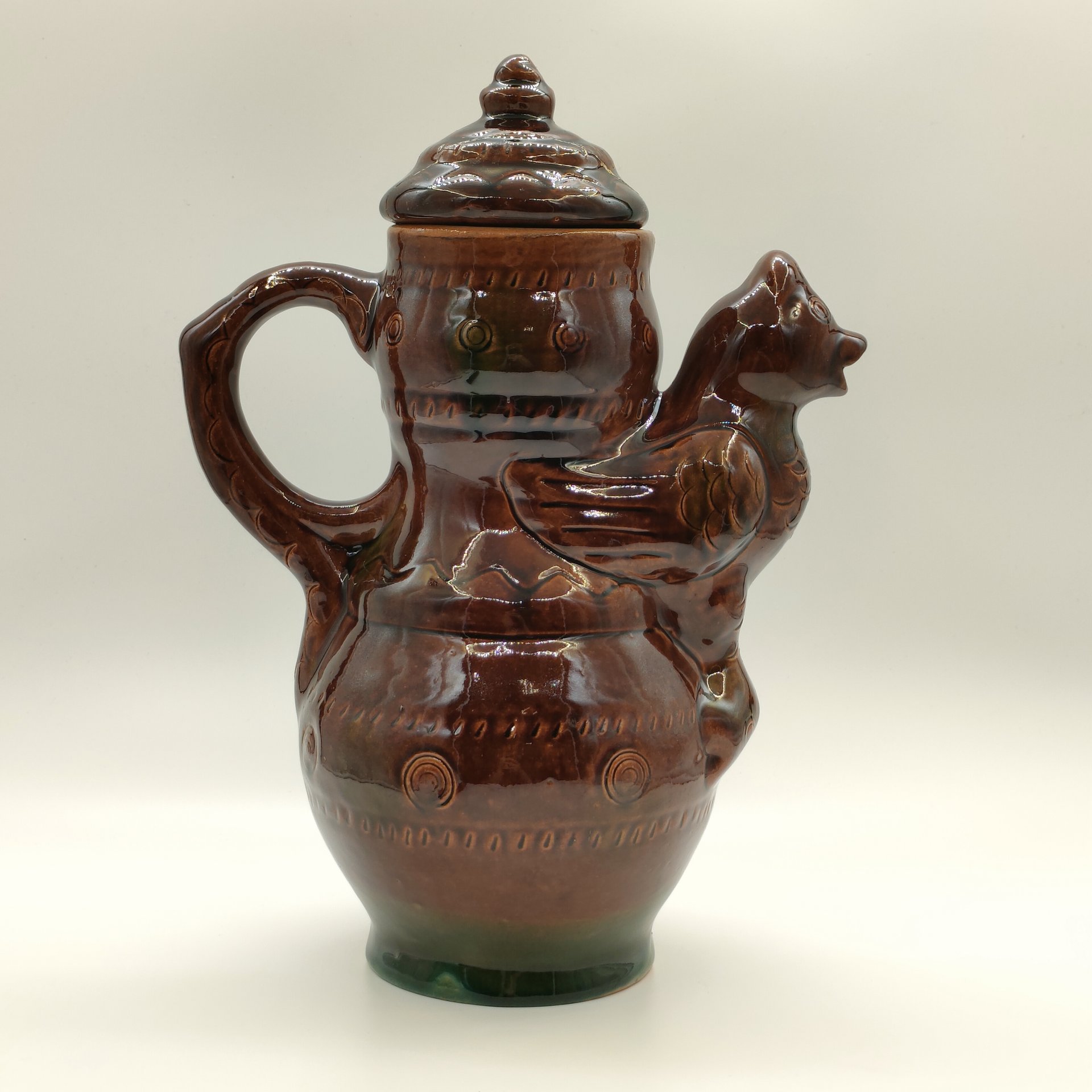 Кувшин, декорированный фигурой птицы, автор Н.К. Насонова, керамика, глазурь, Скопинская керамика, СССР, 1970-1990 гг.