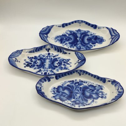 Набор из 3-х сервировочных блюд с цветочным орнаментом, фарфор, роспись, Гжельский фарфоровый завод, Российская Федерация, 1990-2015 гг.