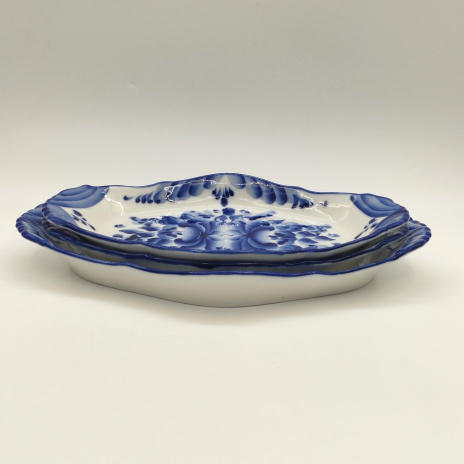 Набор из 3-х сервировочных блюд с цветочным орнаментом, фарфор, роспись, Гжельский фарфоровый завод, Российская Федерация, 1990-2015 гг.