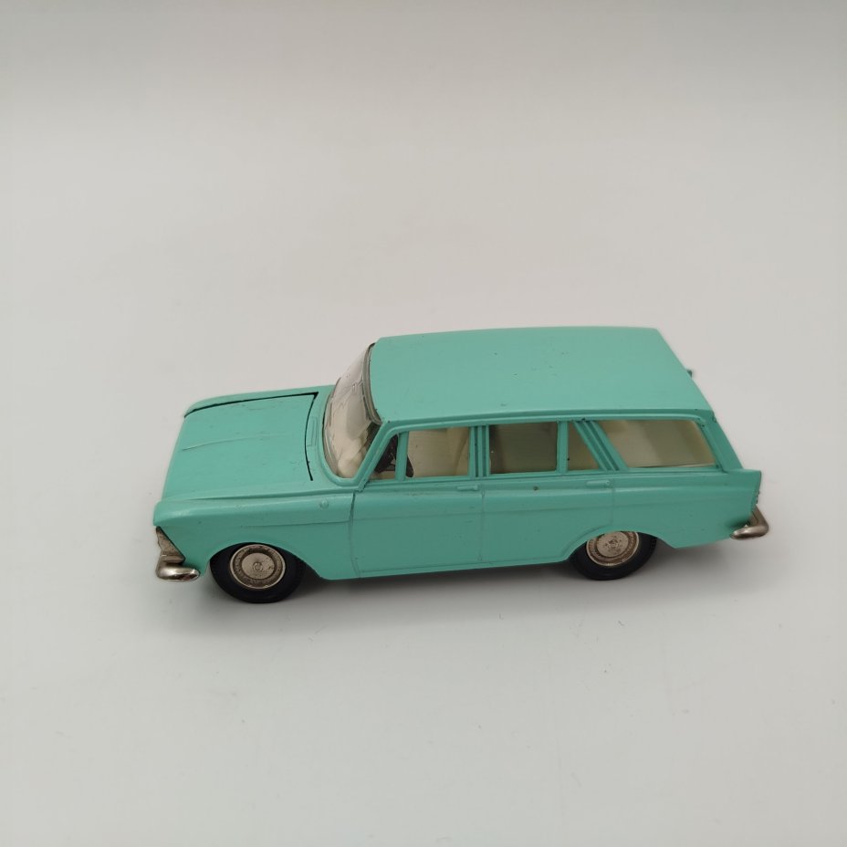 Масштабная модель автомобиля  "Москвич 427" в зеленом цвете, 1:43, модель А4, Саратовский завод «Тантал», металл, пластик, СССР, 1974-1978 гг.