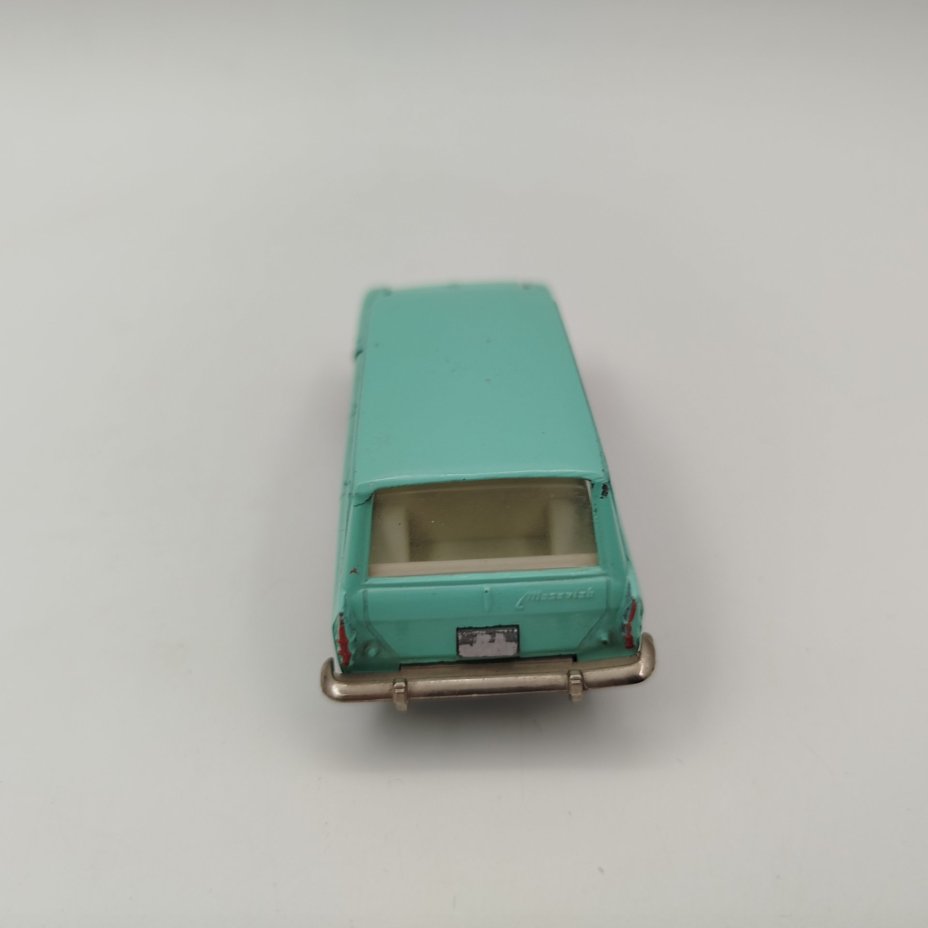 Масштабная модель автомобиля  "Москвич 427" в зеленом цвете, 1:43, модель А4, Саратовский завод «Тантал», металл, пластик, СССР, 1974-1978 гг.
