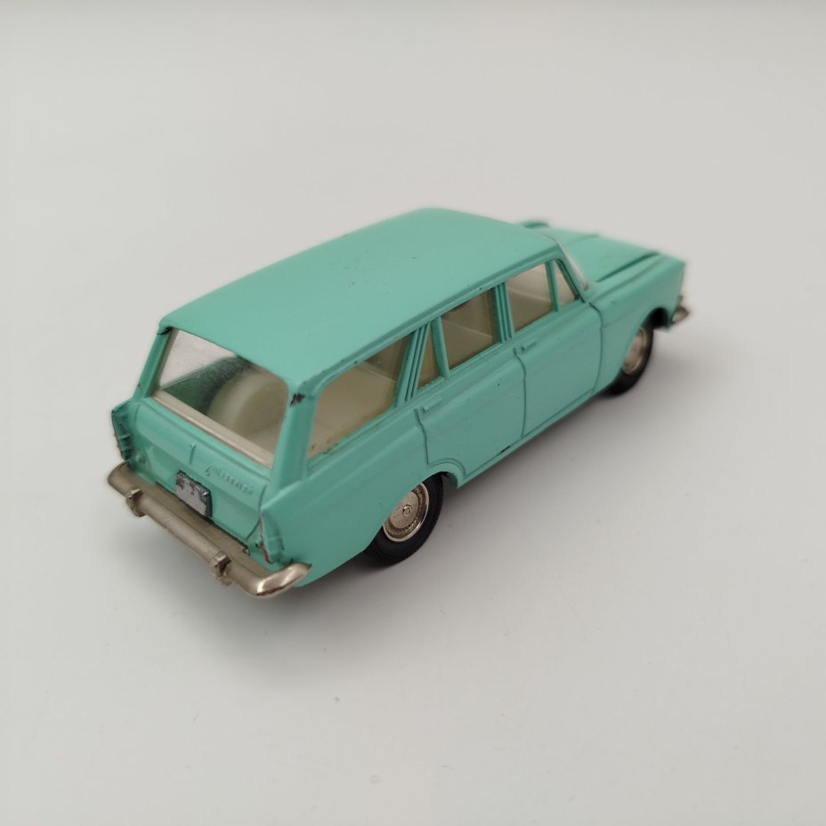 Масштабная модель автомобиля  "Москвич 427" в зеленом цвете, 1:43, модель А4, Саратовский завод «Тантал», металл, пластик, СССР, 1974-1978 гг.