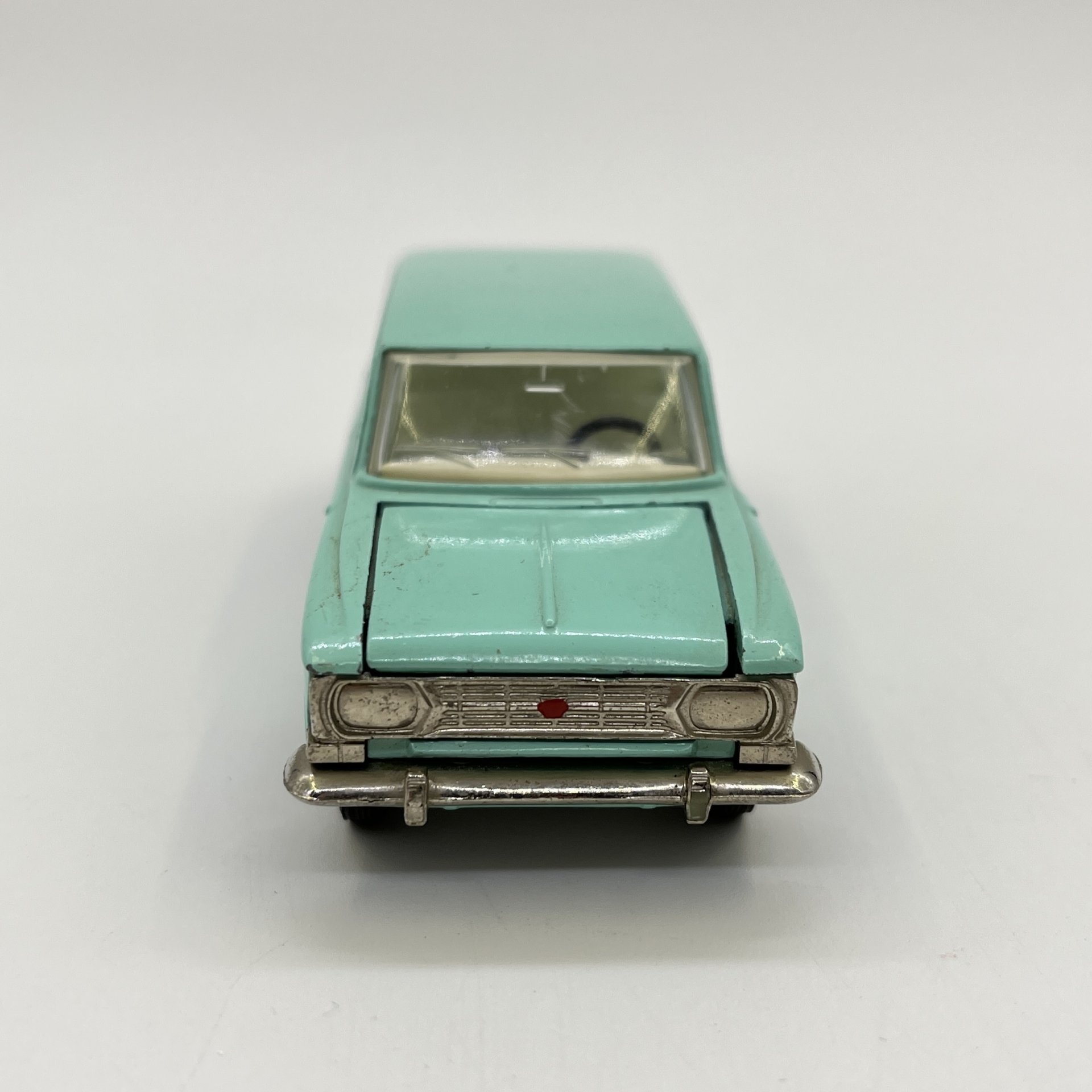 Масштабная модель автомобиля  "Москвич 427" в зеленом цвете, 1:43, модель А4, Саратовский завод «Тантал», металл, пластик, СССР, 1974-1978 гг.
