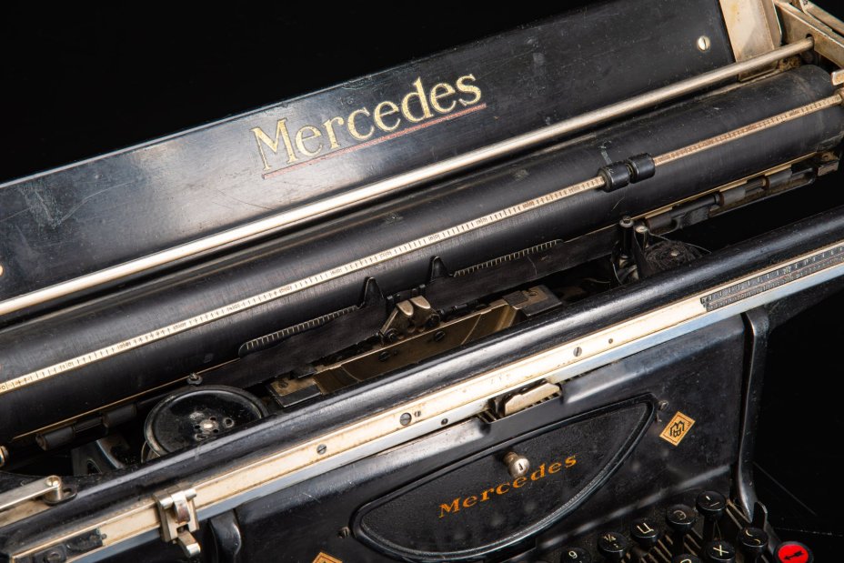 Машинка печатная "Mercedes" с кириллической клаиватурой, Mercedes-Bureau-Maschinen GmbH