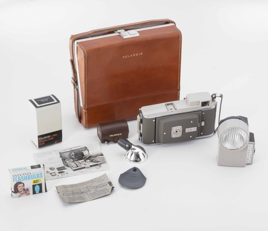 Фотоаппарат "Polaroid 80B land camera" в чемодане, Polaroid
