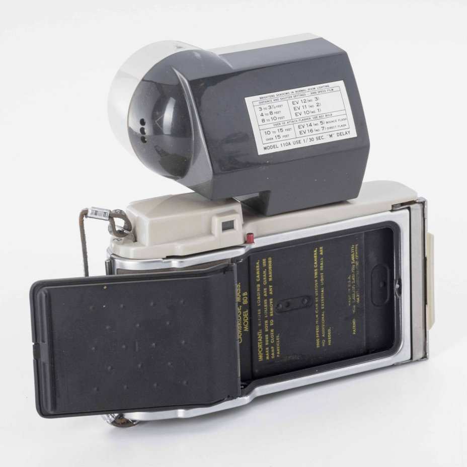 Фотоаппарат "Polaroid 80B land camera" в чемодане, Polaroid