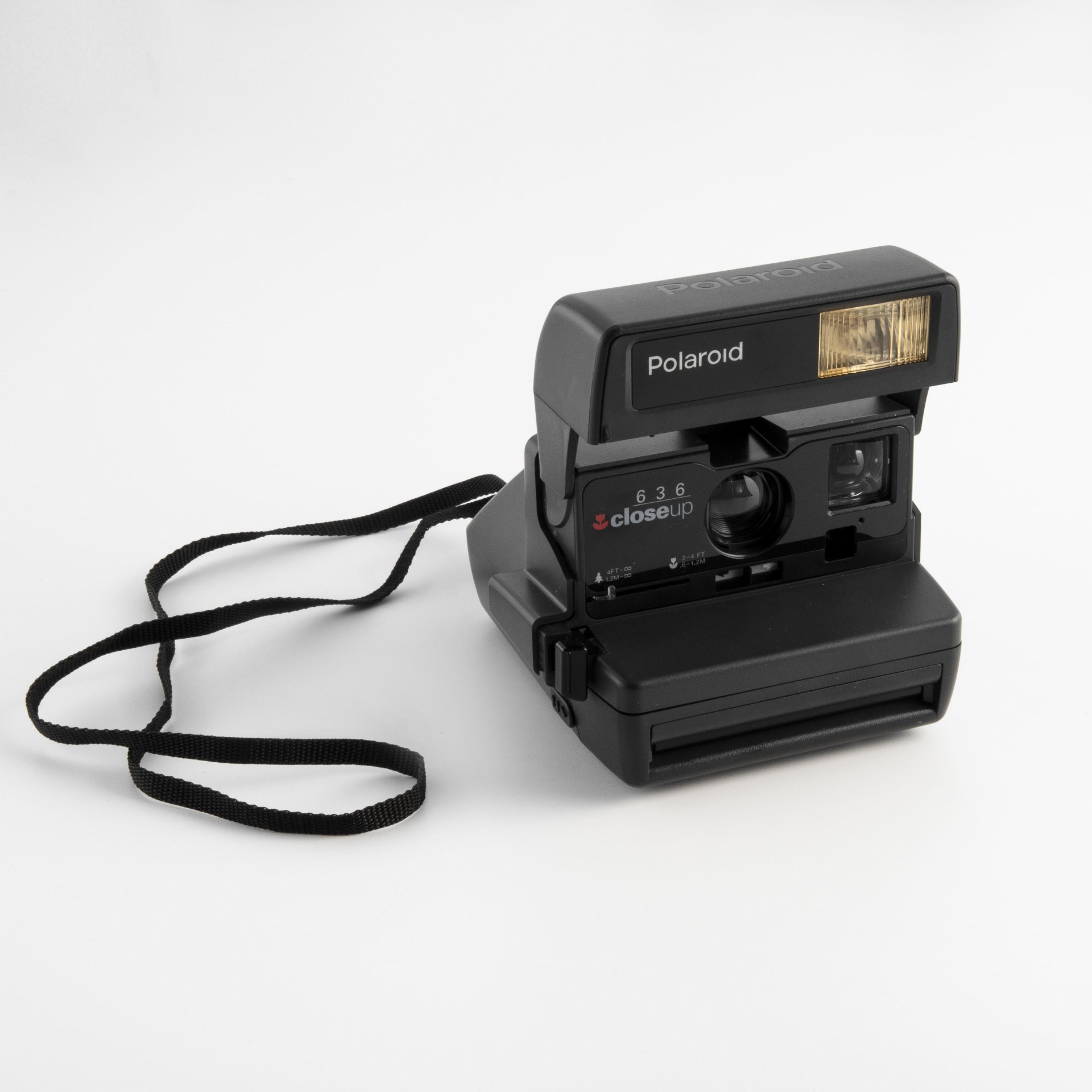Фотоаппарат мгновенной печати "Polaroid 636 Close Up" в оригинальной коробке с инструкцией, пластик, Фирма "Polaroid", Великобритания, 1980-1990 гг., Polaroid
