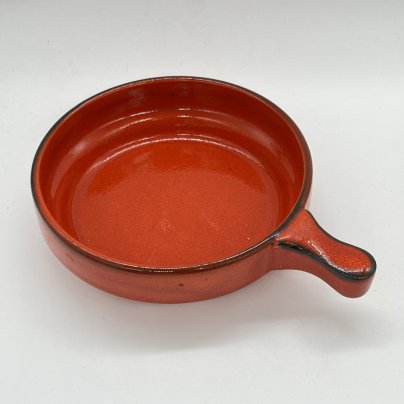 Сервировочная тарелка с ручкой красного оттенка, Kil, керамика, Югославия, 1970-1980 гг.