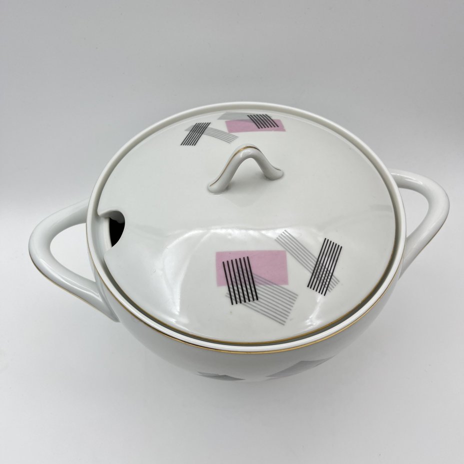 Супница с геометрическим декором, Cornelia Loucky Carlsbad