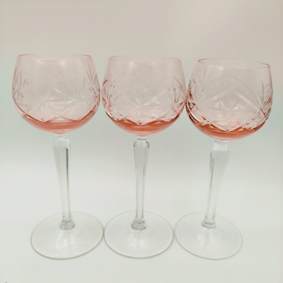 Набор из 3 бокалов розового цвета со звездчатым декором, хрусталь, алмазная грань, Германия, 1960-1990 гг.
